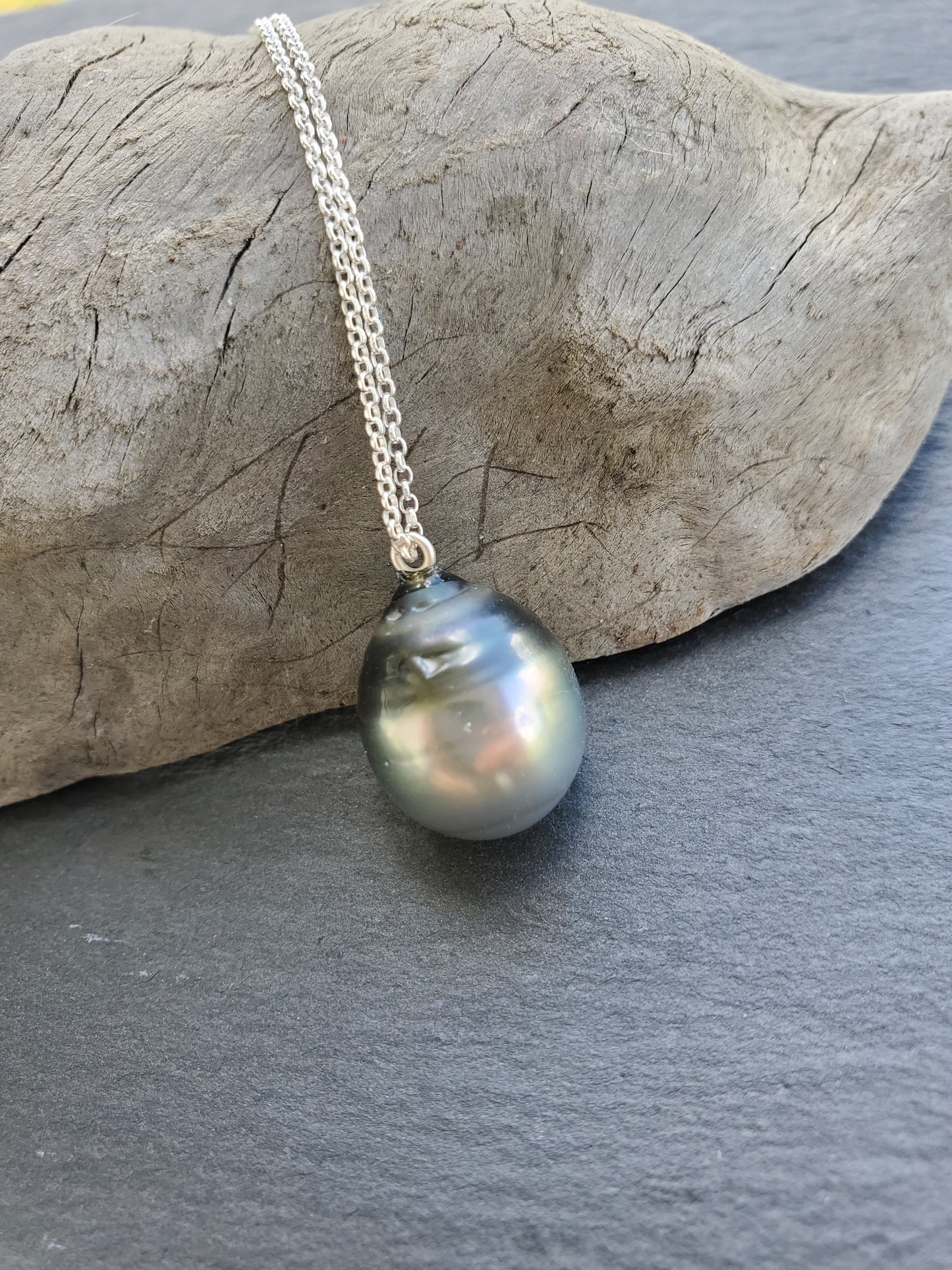 Tear Drop Tahitian Pendant 14mm