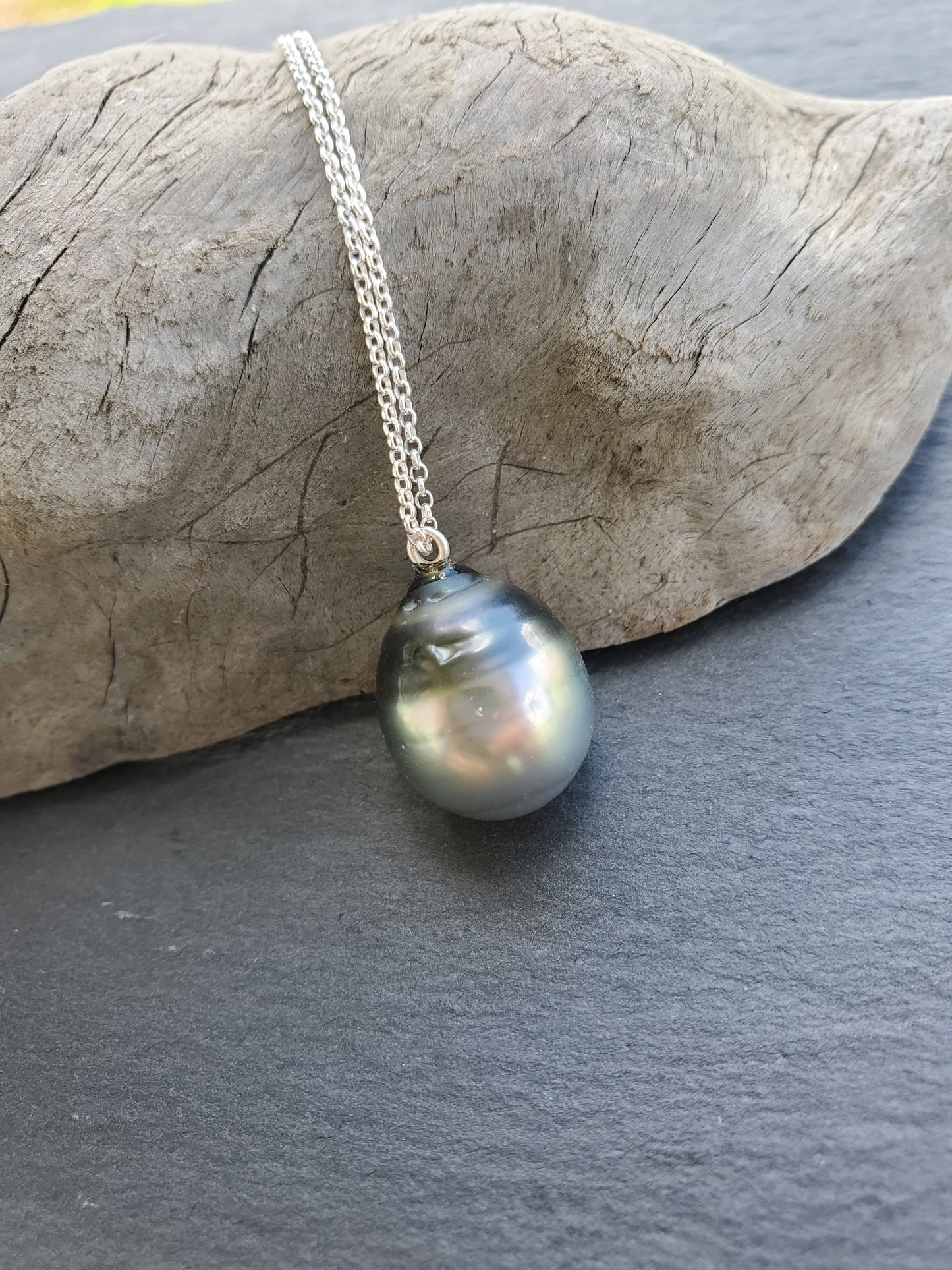 Tear Drop Tahitian Pendant 14mm
