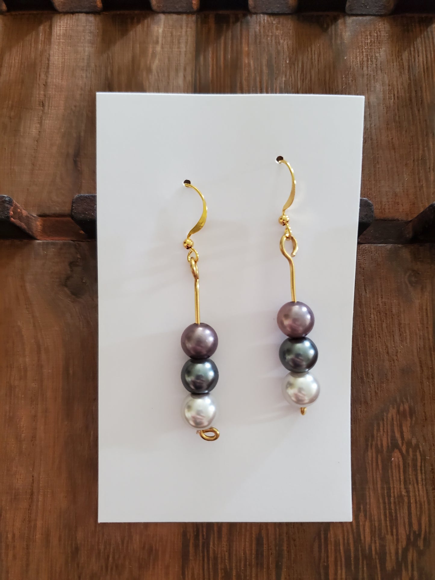 Shell Pearl Earrings