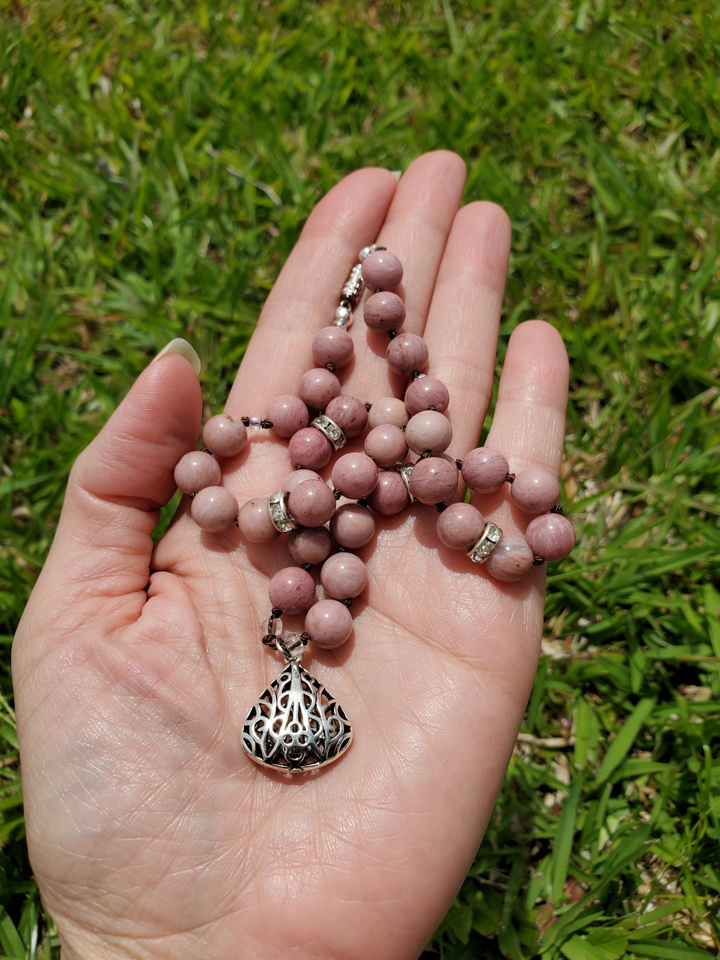 Knotted Gemstone Necklace Chrysanthemum