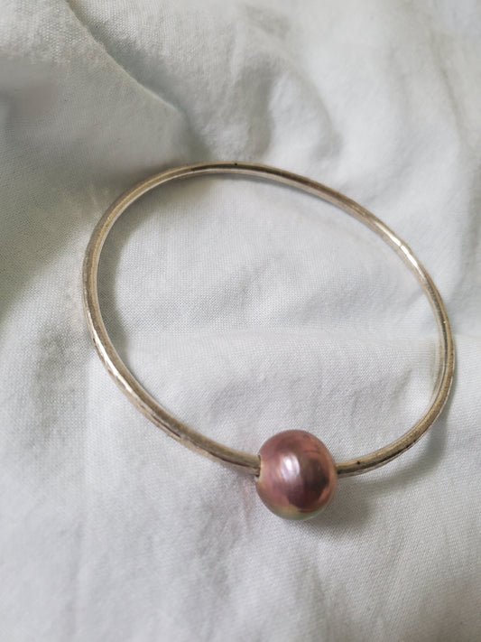 Flameball Freshwater Pearl Bangle