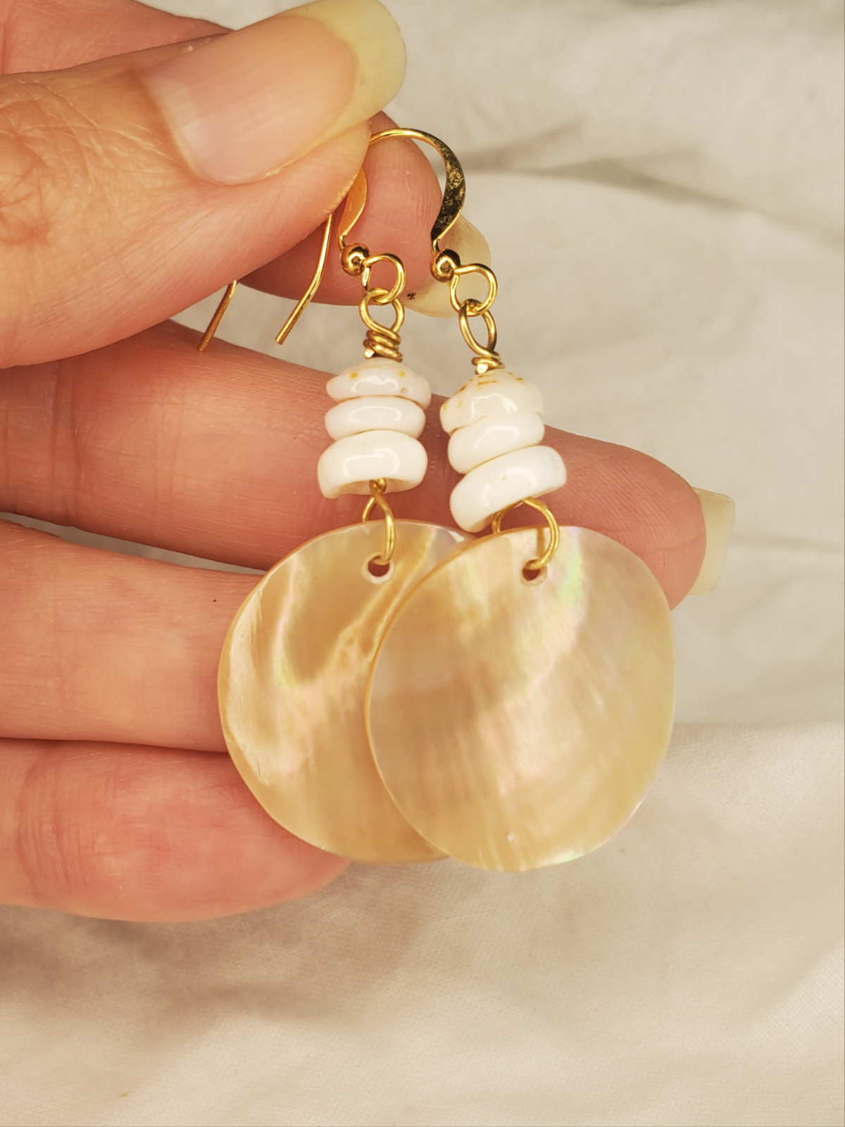 Mother of Pearl with Hawaii Puka Shells