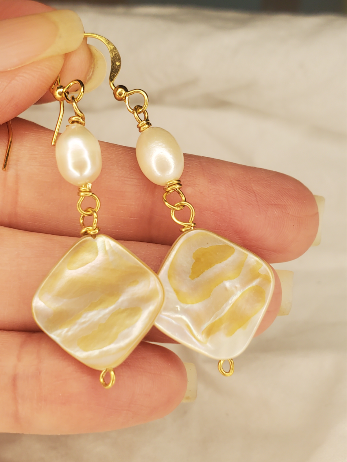 Shell Dangle with Freshwater Pearls