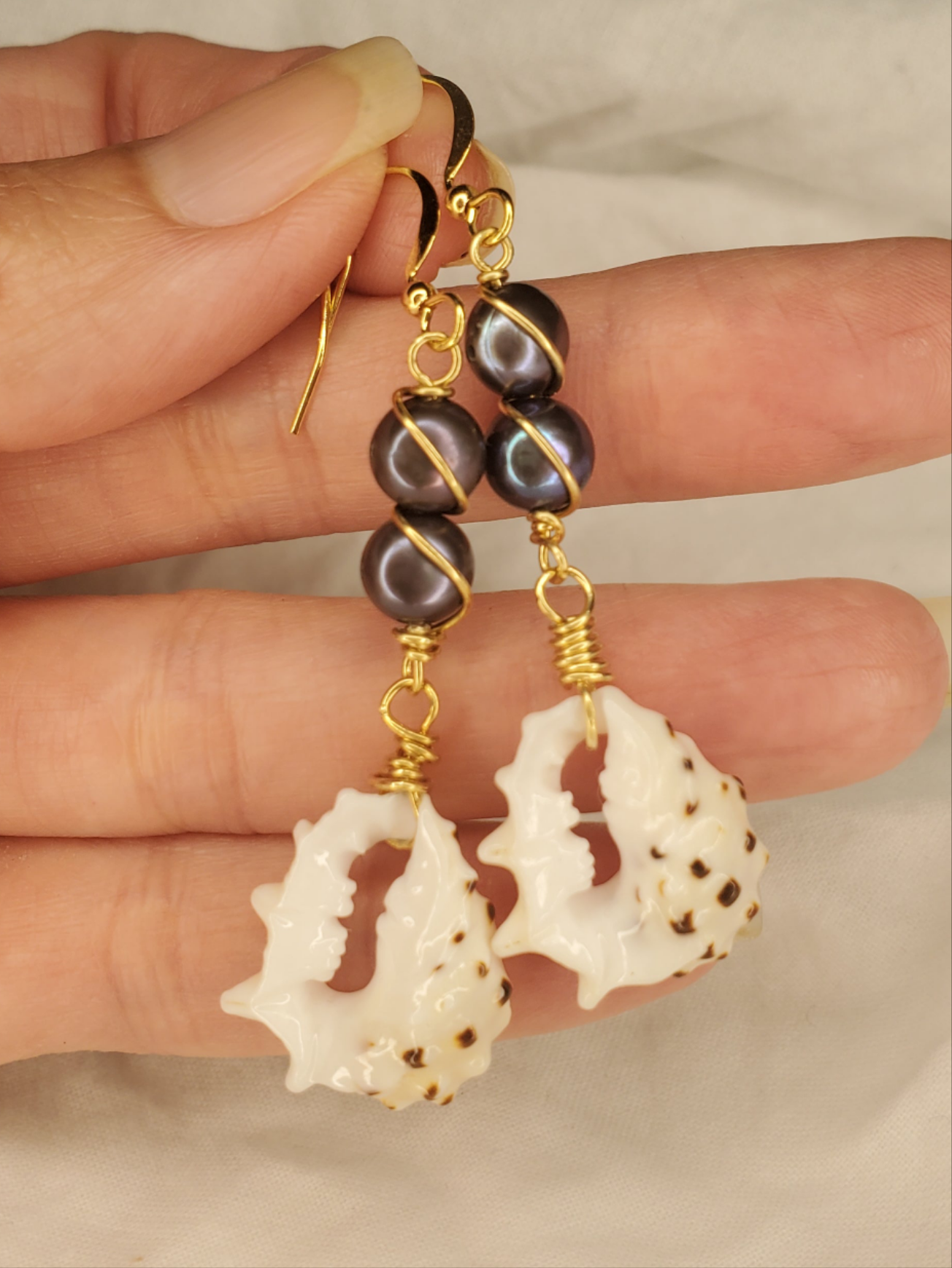 Drupa & Button Pearl Dangles