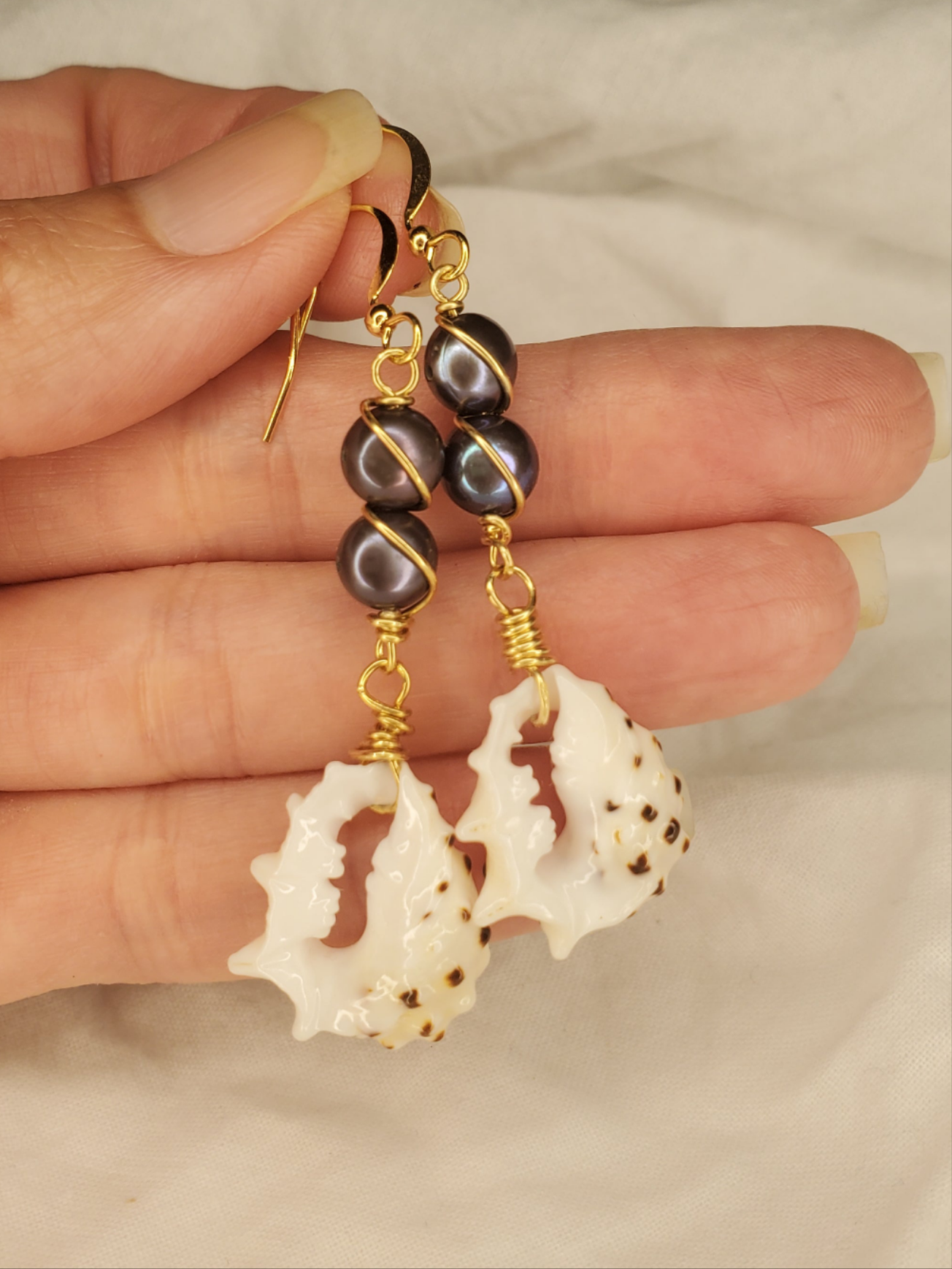 Drupa & Button Pearl Dangles
