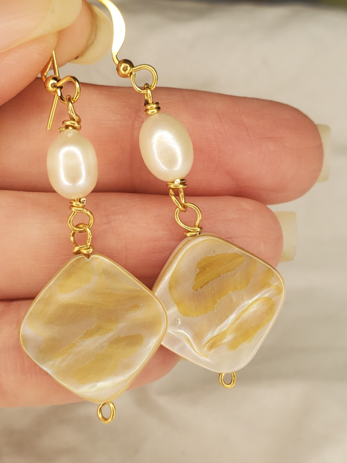 Shell Dangle with Freshwater Pearls