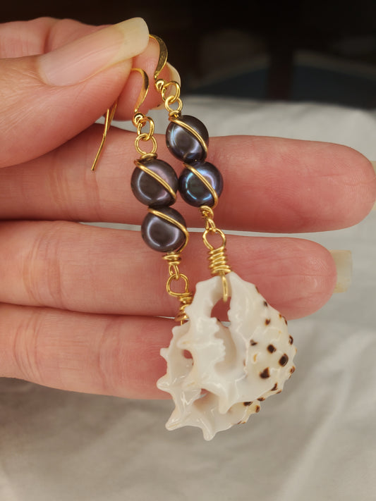 Drupa & Button Pearl Dangles