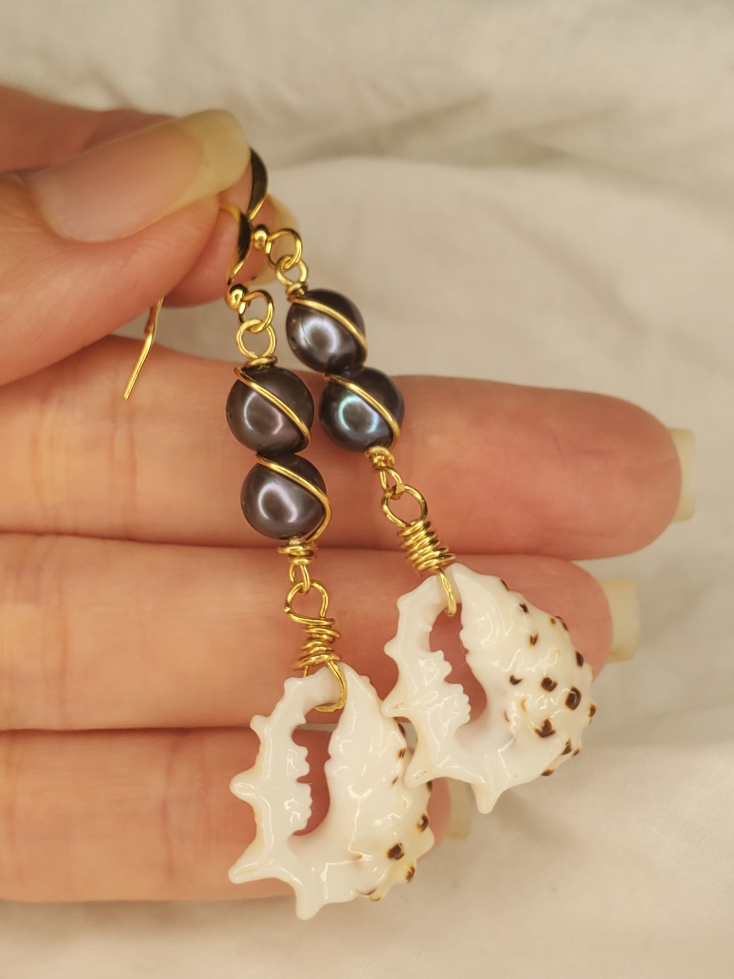 Drupa & Button Pearl Dangles