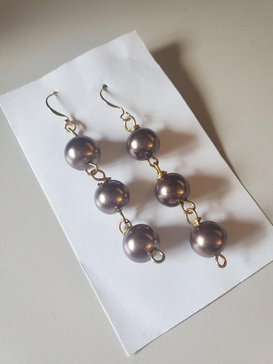Shell Pearl Dangles Chocolate