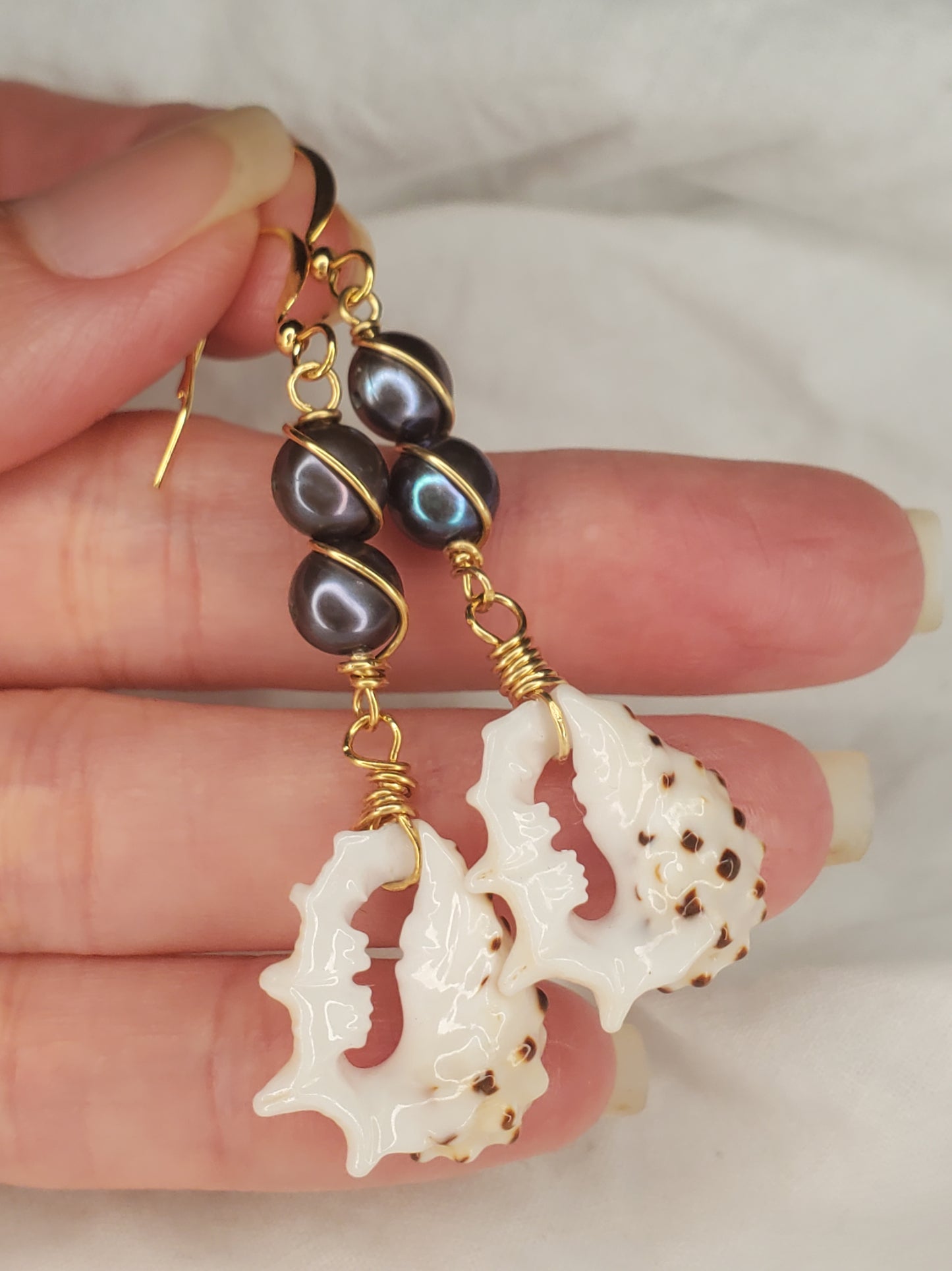 Drupa & Button Pearl Dangles