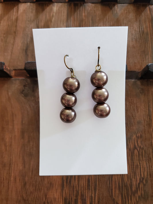 Shell Pearl Earrings